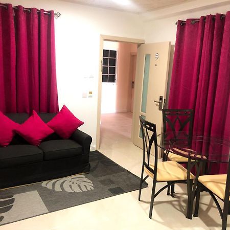 Calliandras Apartment Complex Ribishi Ngoại thất bức ảnh