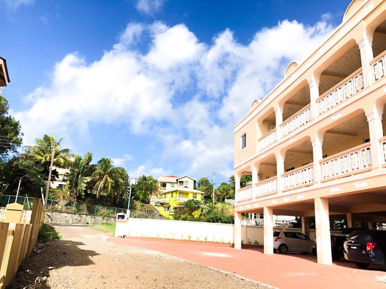 Calliandras Apartment Complex Ribishi Ngoại thất bức ảnh