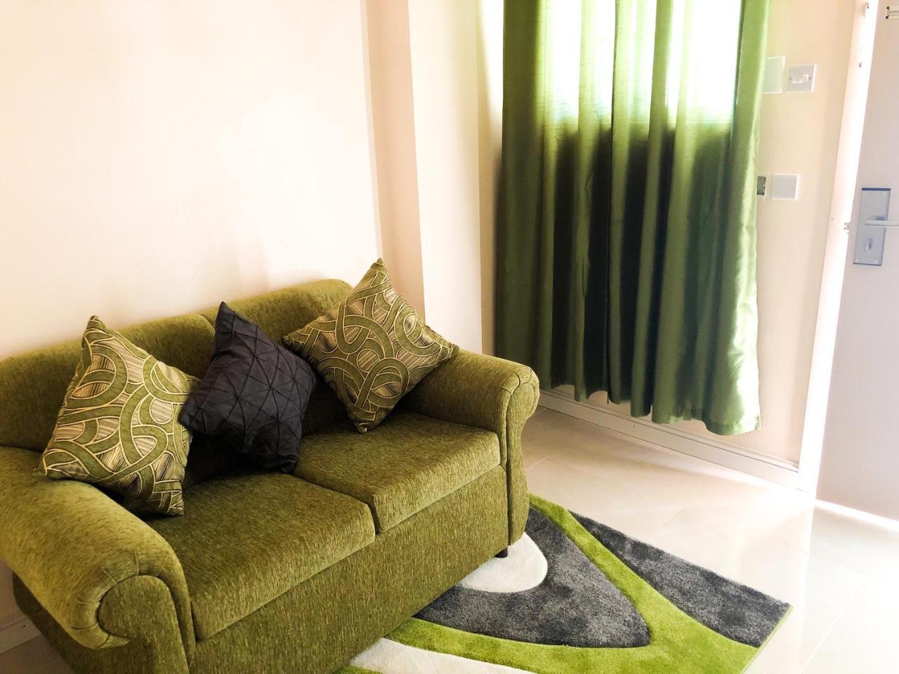 Calliandras Apartment Complex Ribishi Ngoại thất bức ảnh