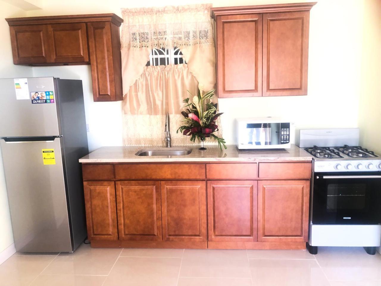 Calliandras Apartment Complex Ribishi Ngoại thất bức ảnh
