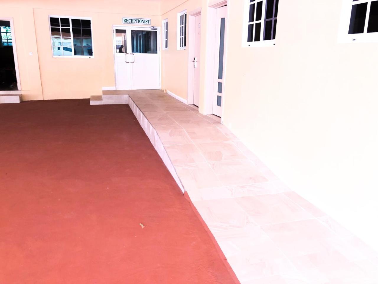 Calliandras Apartment Complex Ribishi Ngoại thất bức ảnh