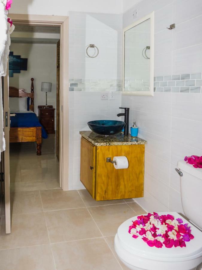 Calliandras Apartment Complex Ribishi Ngoại thất bức ảnh