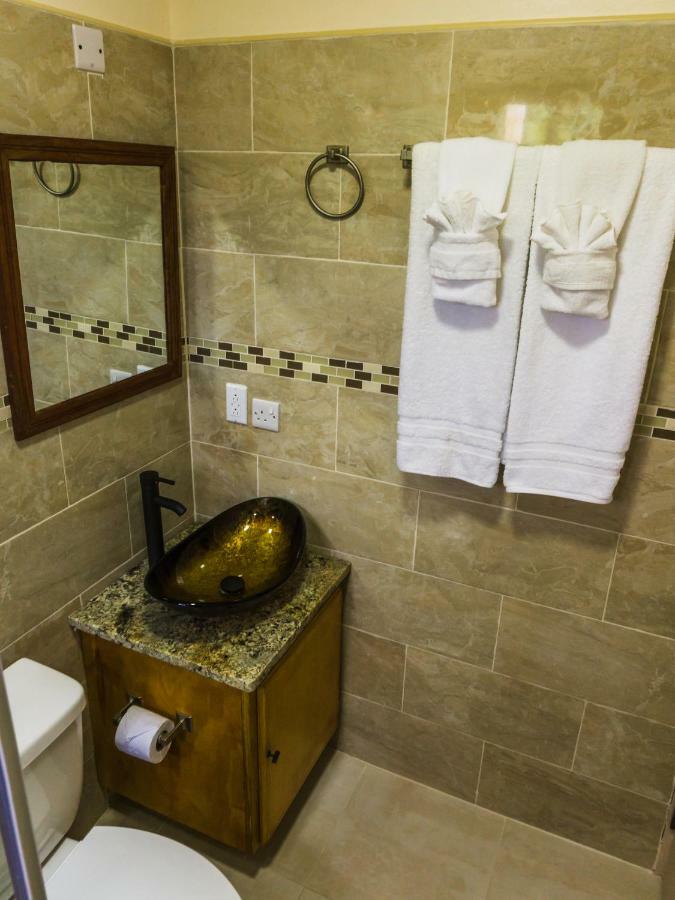 Calliandras Apartment Complex Ribishi Ngoại thất bức ảnh